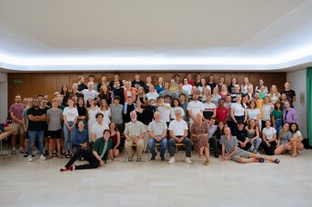 Group picture plenary meeting