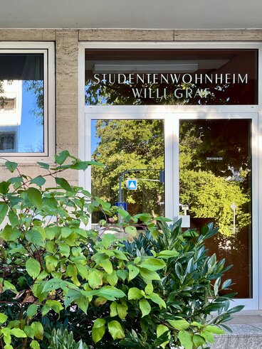 Eingang vom Studentenwohnheim Willi Graf